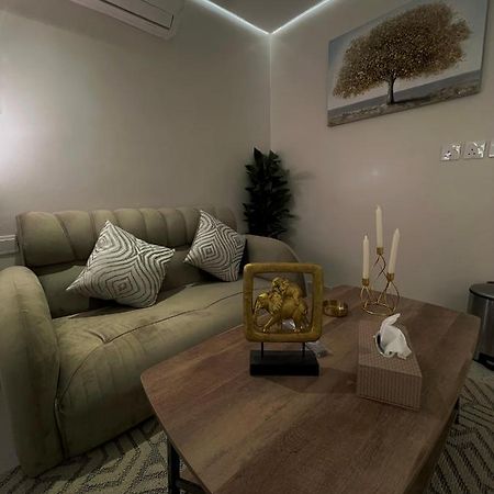Villa استديو مع جلسة خارجية بدخول ذكي Riad Exterior foto