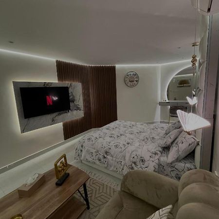 Villa استديو مع جلسة خارجية بدخول ذكي Riad Exterior foto